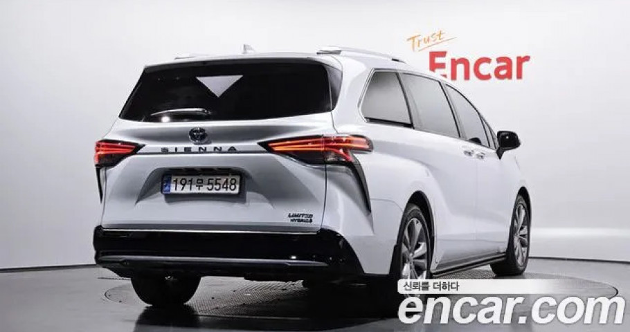 Toyota Sienna 