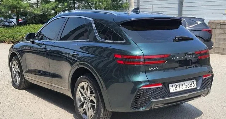 Genesis Gv70 