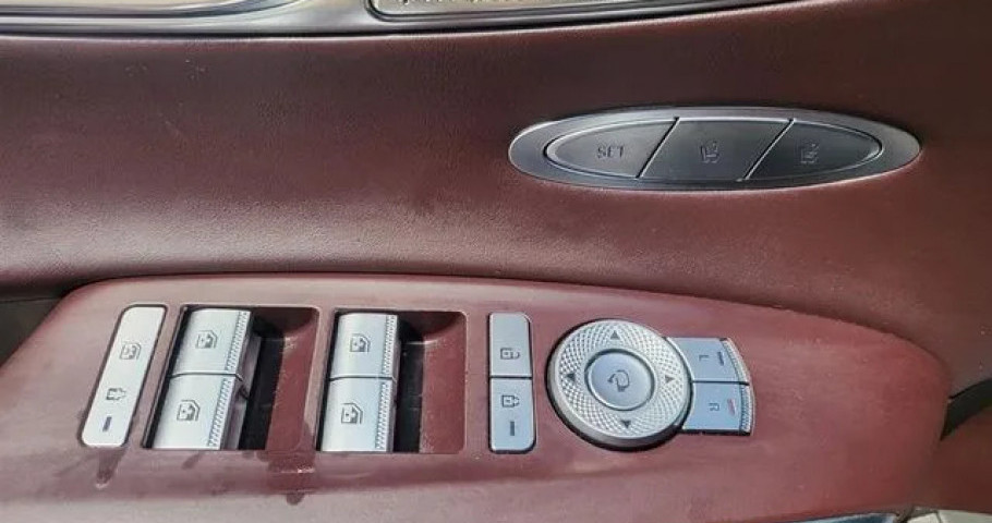 Genesis Gv70 