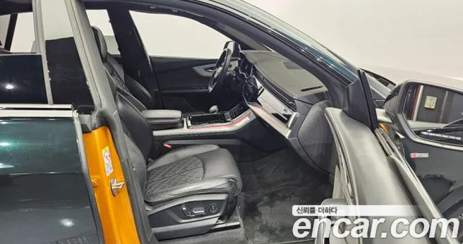 Audi Q8 