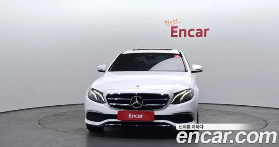 Mercedes-Benz E-Class 