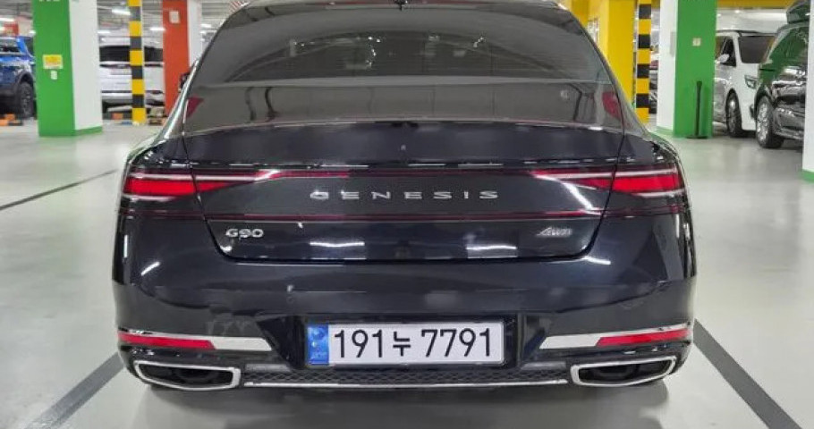 Genesis G90 