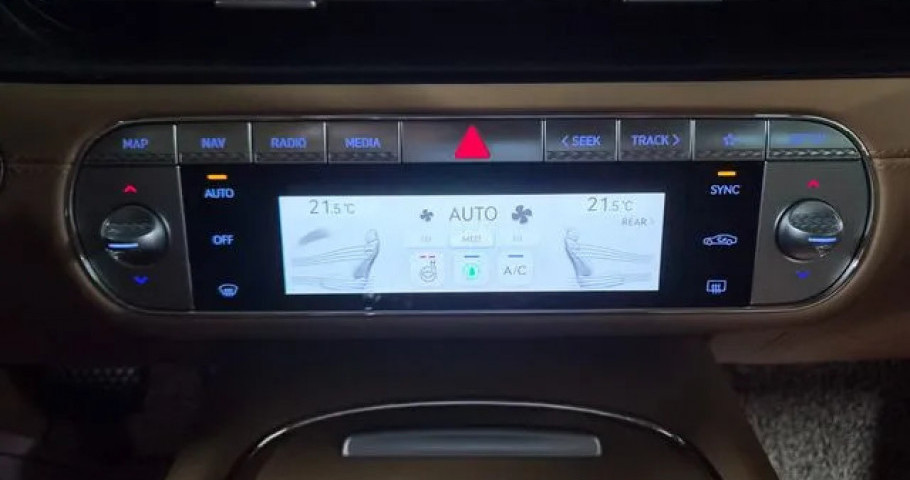 Genesis G90 