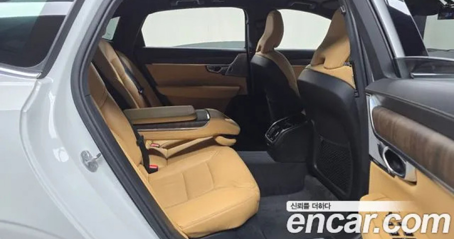Volvo S90 