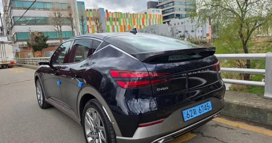 Genesis Gv60 