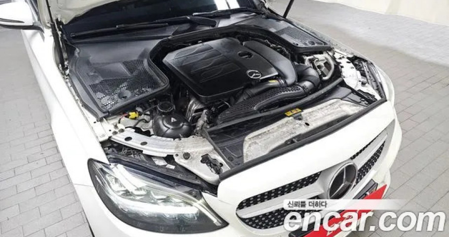 Mercedes-Benz C-Class 