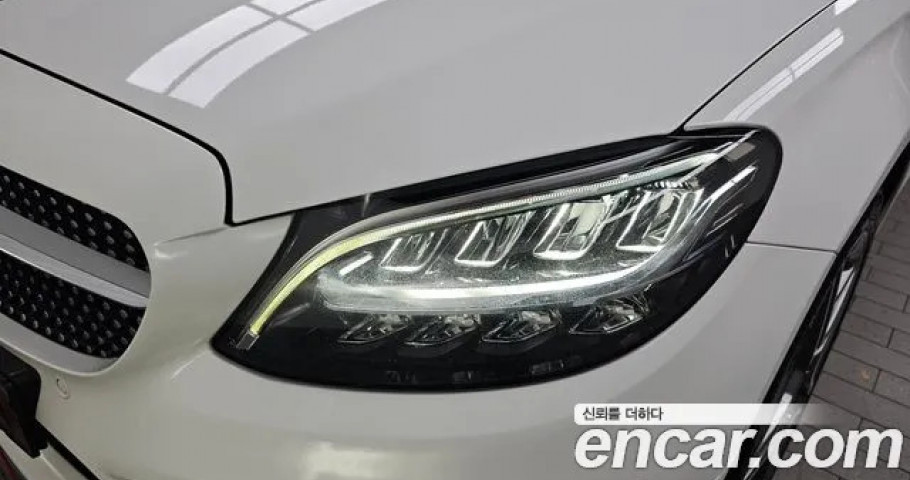 Mercedes-Benz C-Class 