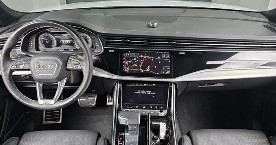 Audi Q8 