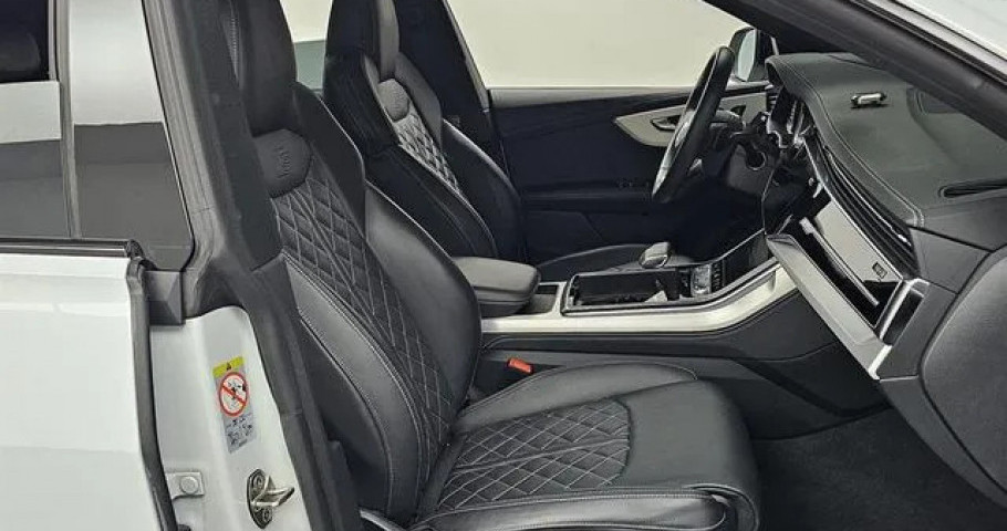 Audi Q8 