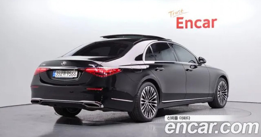 Mercedes-Benz S-Class 