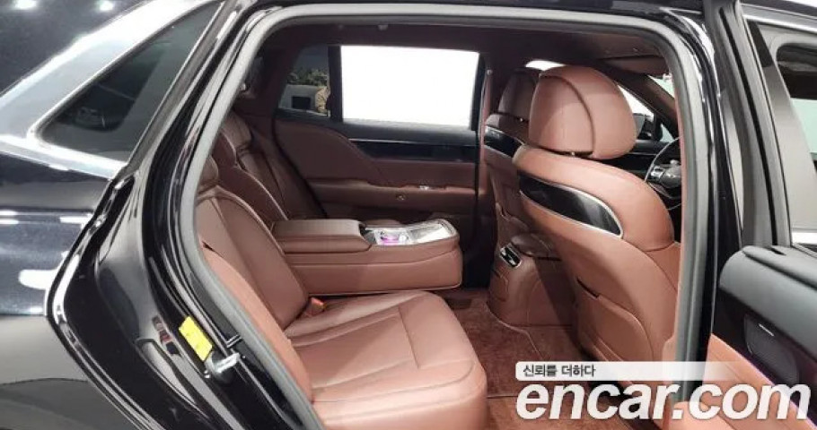 Genesis G90 