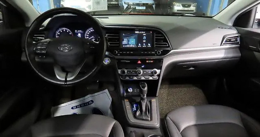 Hyundai Avante (Elantra) 