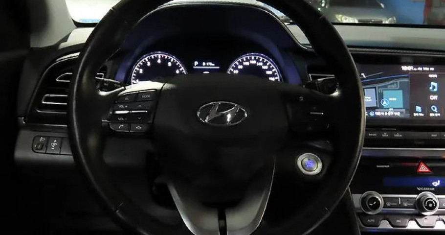 Hyundai Avante (Elantra) 