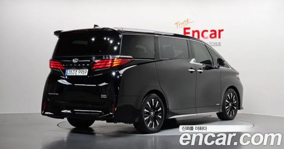 Toyota Alphard 