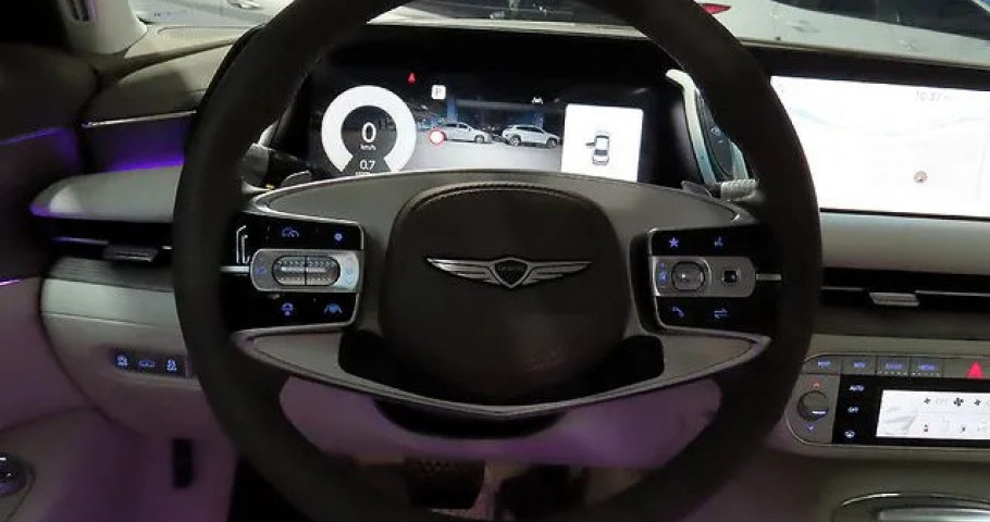 Genesis G90 