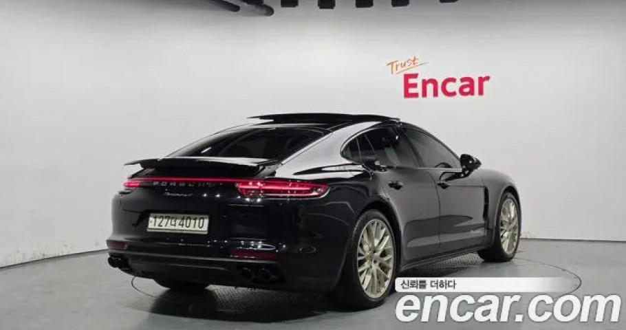 Porsche Panamera 