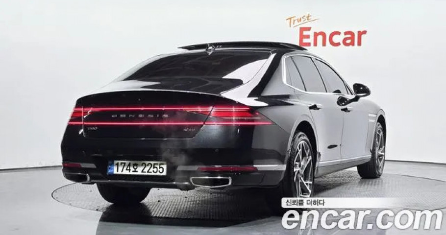 Genesis G90 