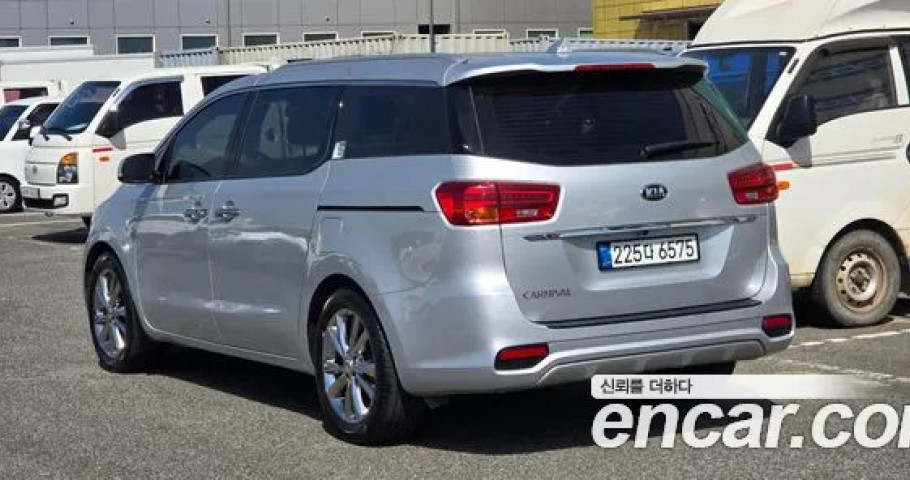 Kia Carnival 