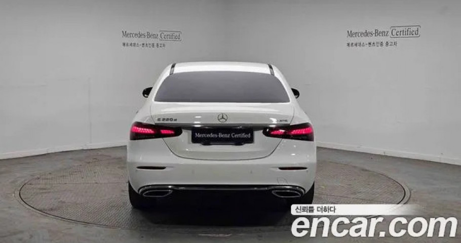 Mercedes-Benz E-Class 