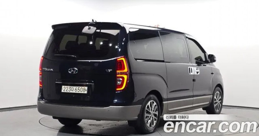 Hyundai Starex 