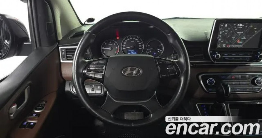 Hyundai Starex 
