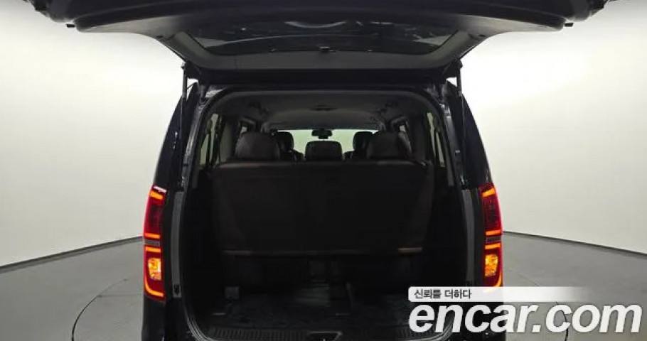 Hyundai Starex 