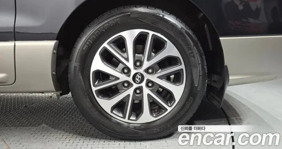 Hyundai Starex 