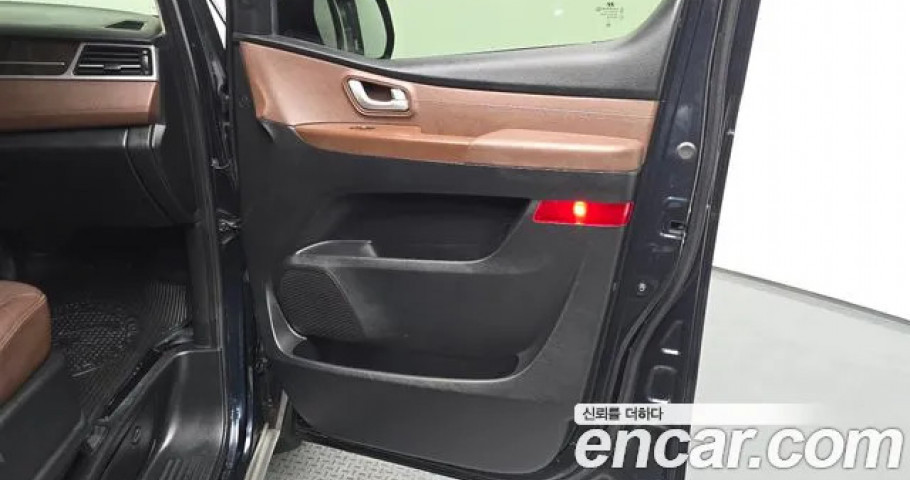 Hyundai Starex 