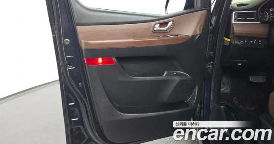 Hyundai Starex 