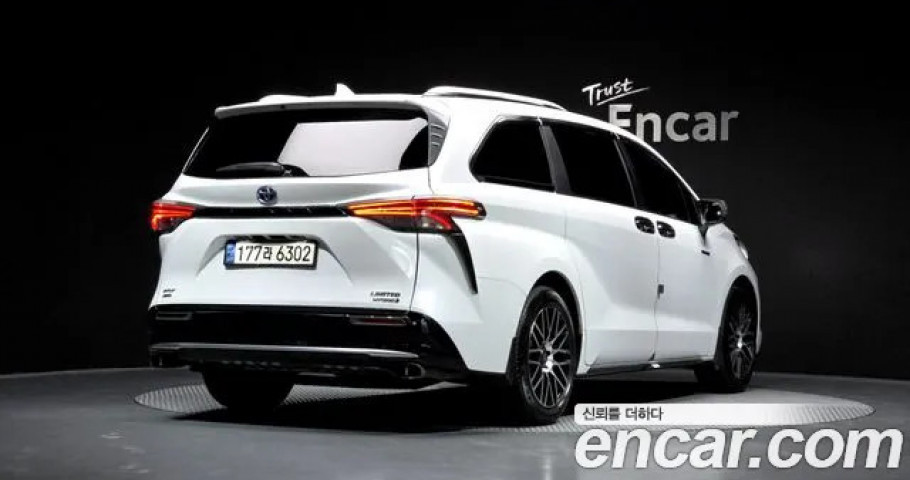Toyota Sienna 