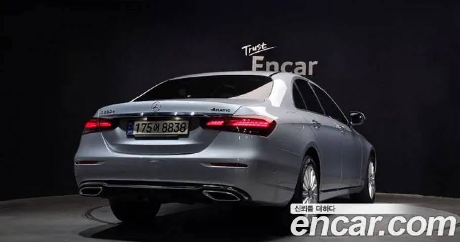 Mercedes-Benz E-Class 