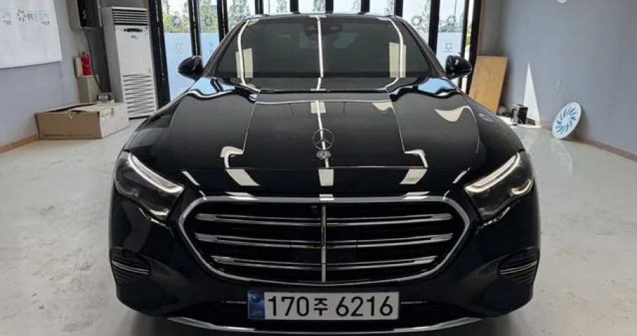 Mercedes-Benz E-Class 