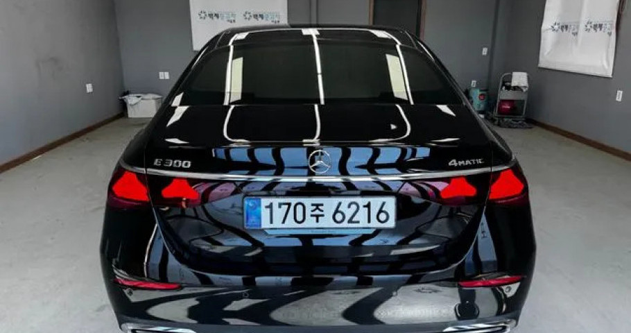 Mercedes-Benz E-Class 