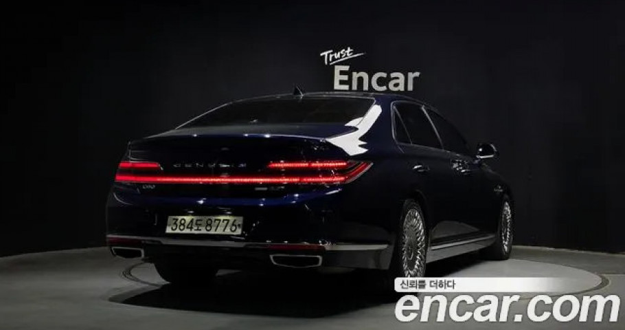 Genesis G90 