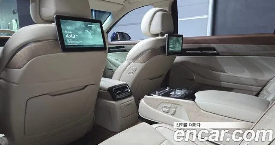 Genesis G90 