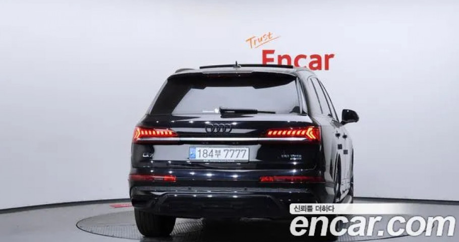 Audi Q7 