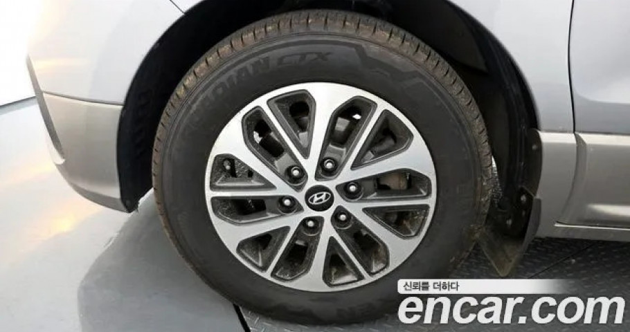 Hyundai Starex 