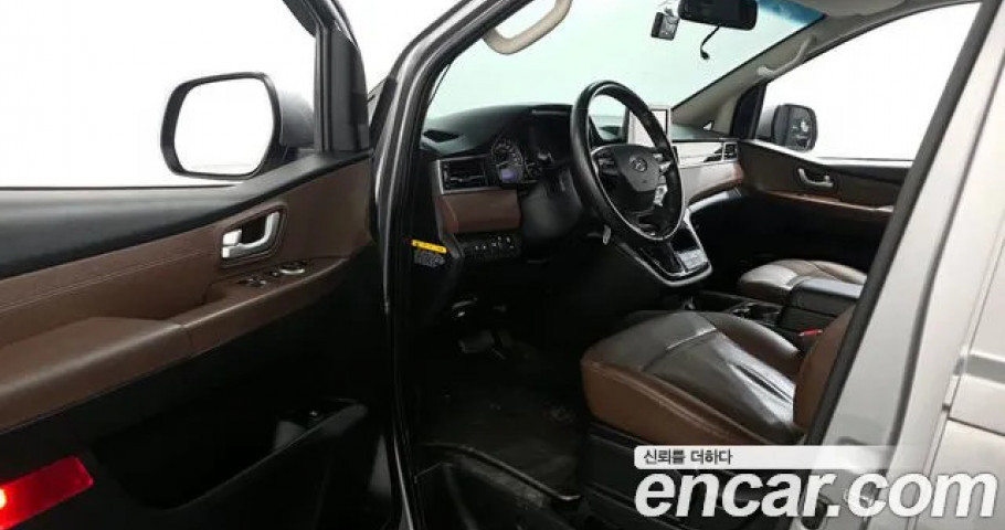 Hyundai Starex 