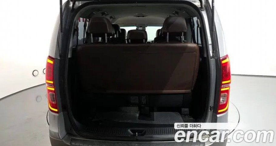 Hyundai Starex 