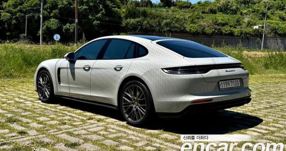Porsche Panamera 