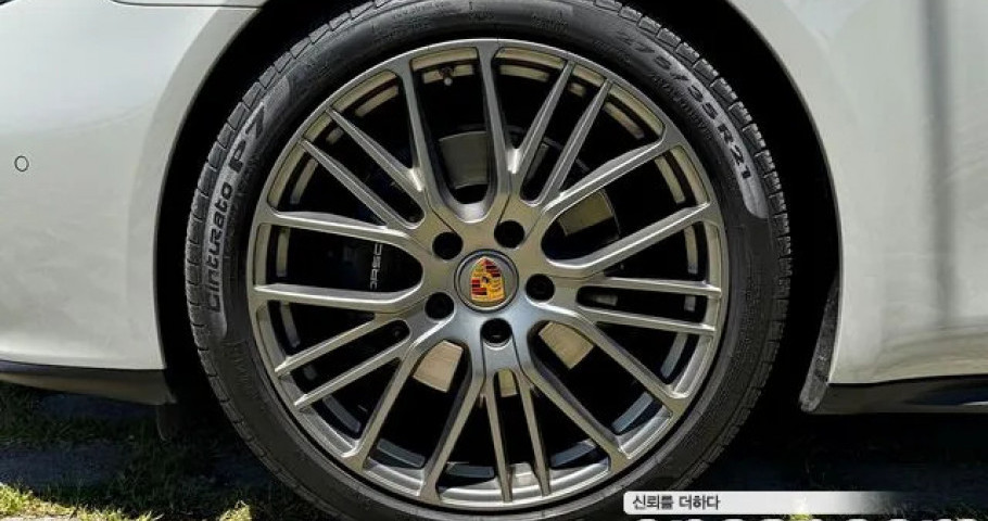 Porsche Panamera 