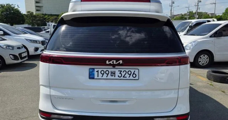 Kia Carnival 