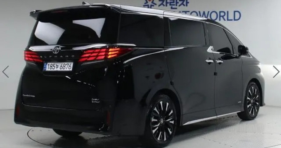 Toyota Alphard 