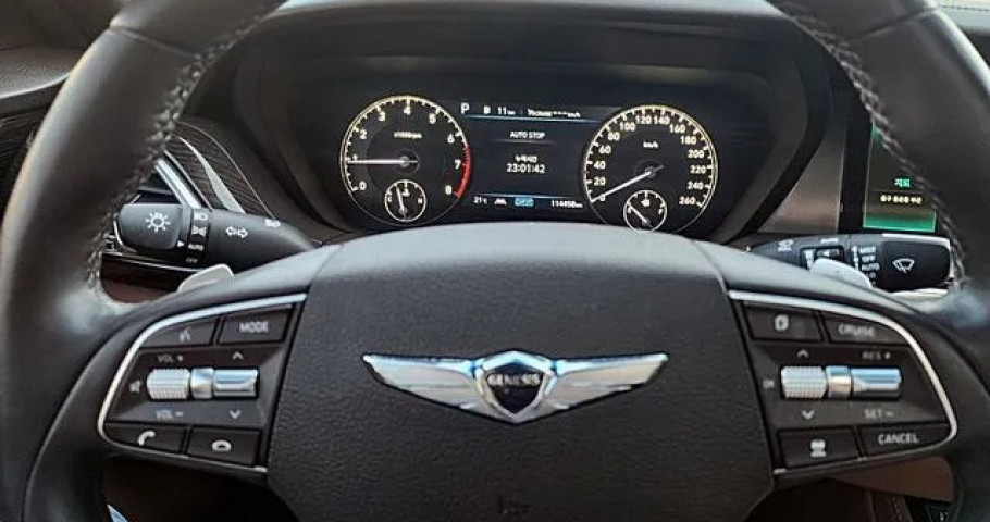 Genesis G90 
