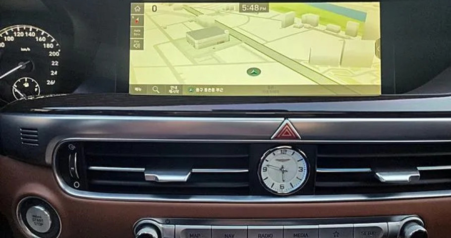Genesis G90 