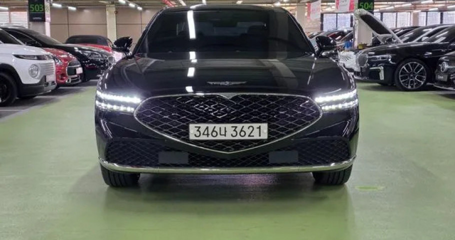 Genesis G90 