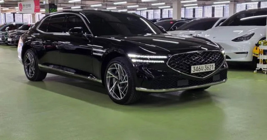 Genesis G90 