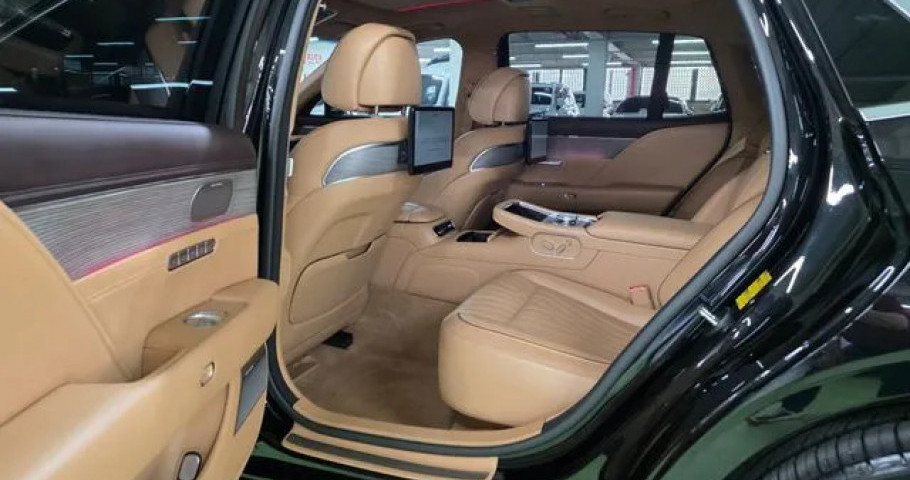 Genesis G90 