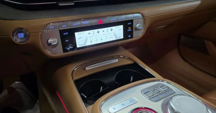 Genesis G90 