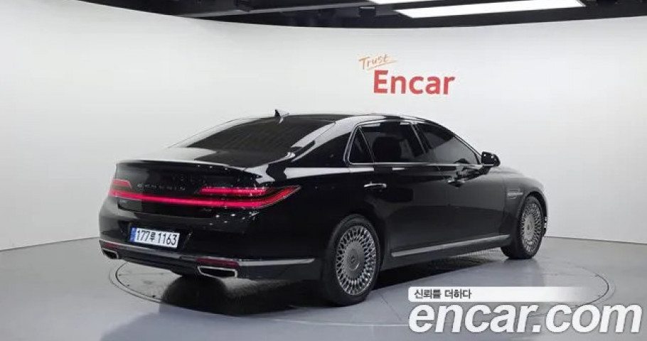 Genesis G90 